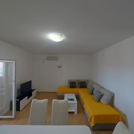Apartment Papak โตรกีร์ ภายนอก รูปภาพ