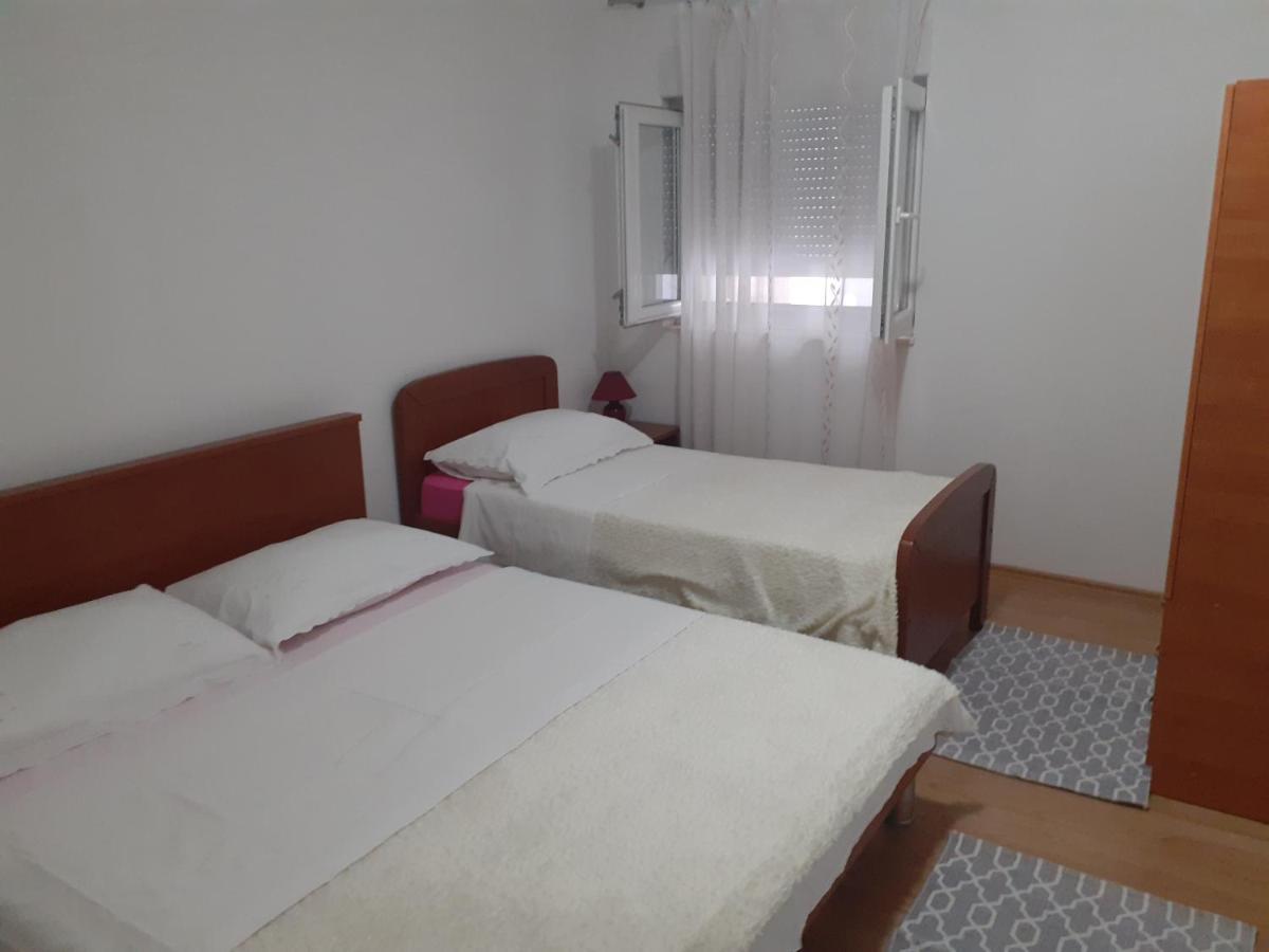 Apartment Papak โตรกีร์ ภายนอก รูปภาพ